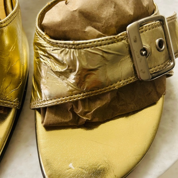 Two Lips Gold Mules Elegant and Stylish - Picture 2 of 5